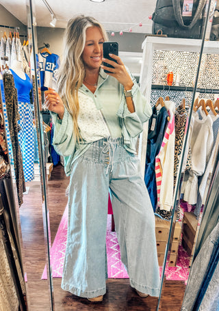 So Me Light Wash Pintuck Wide Leg Pant