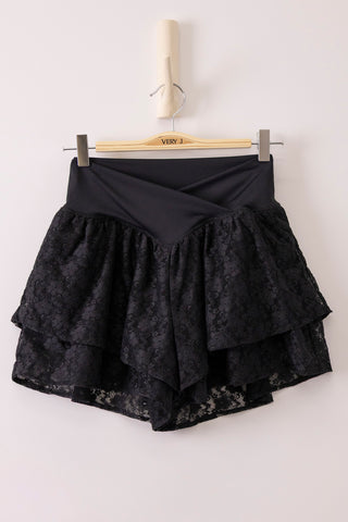 The Garden Party Lace Short-Black