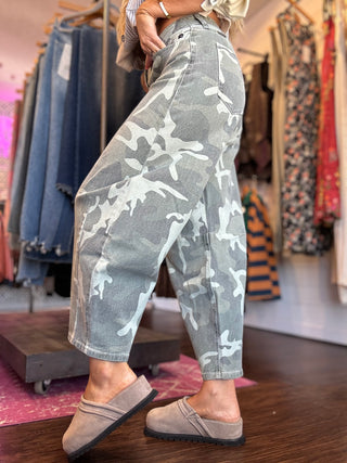 Zane High Rise Printed Barrel Kancan Jeans (Camo)