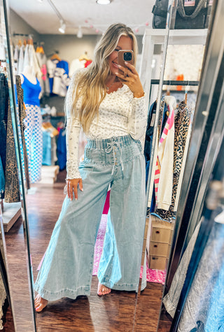So Me Light Wash Pintuck Wide Leg Pant