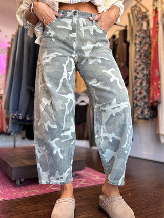 Zane High Rise Printed Barrel Kancan Jeans (Camo)