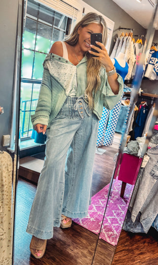 So Me Light Wash Pintuck Wide Leg Pant